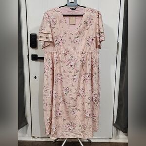 Bloom Chic Blush Floral Midi Plus Size 18/20 Dress